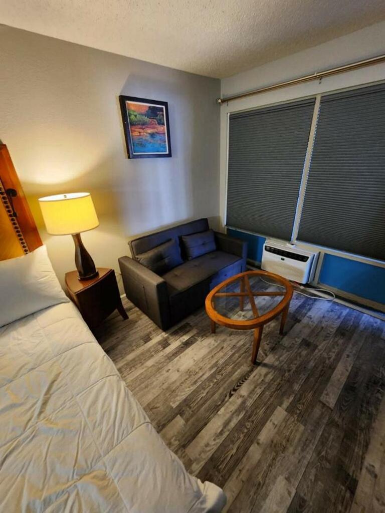 Days Inn by Wyndham Branson Ozarks photo 21