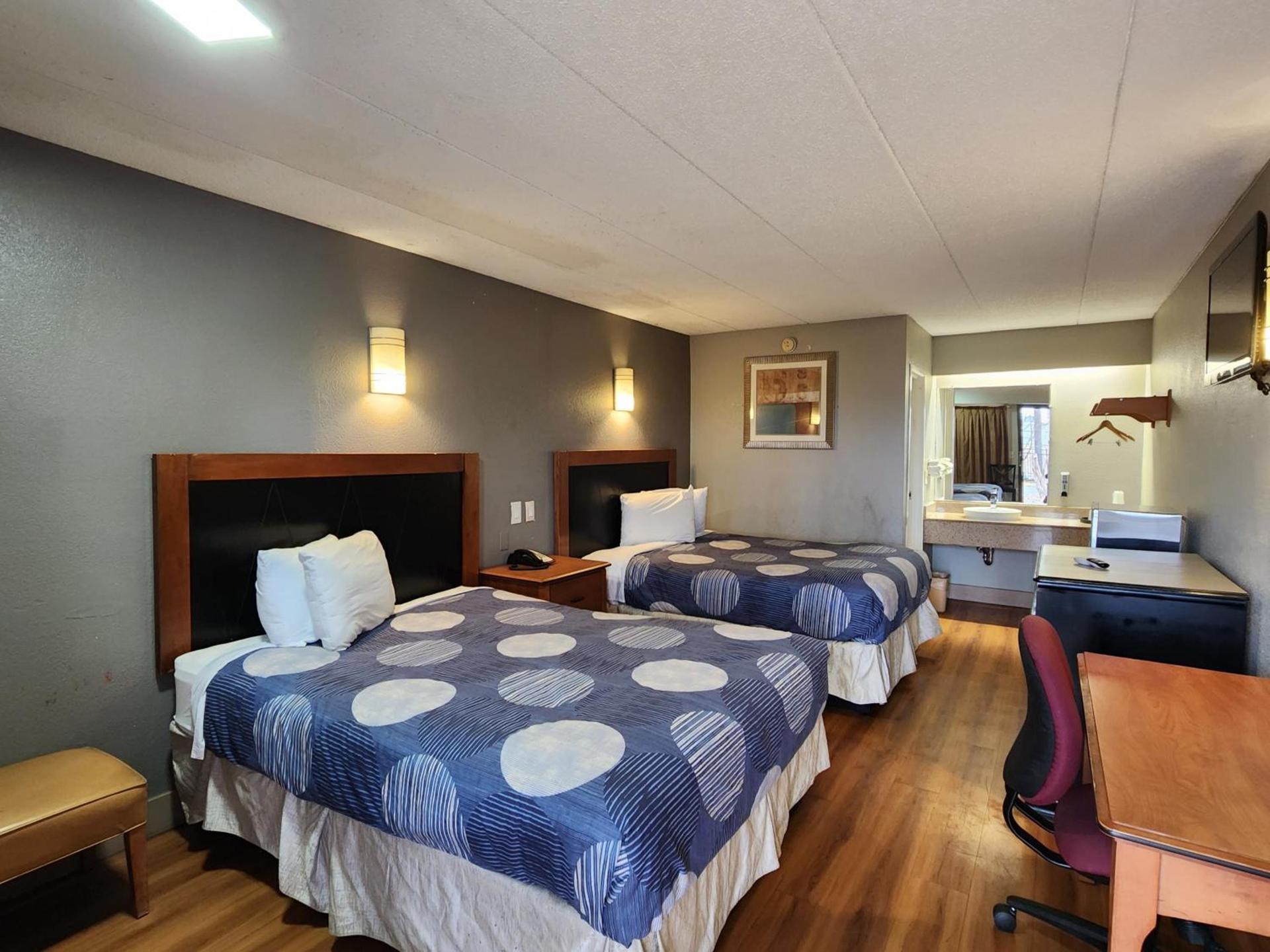 Americas Best Value Inn and Suites Little Rock photo 16