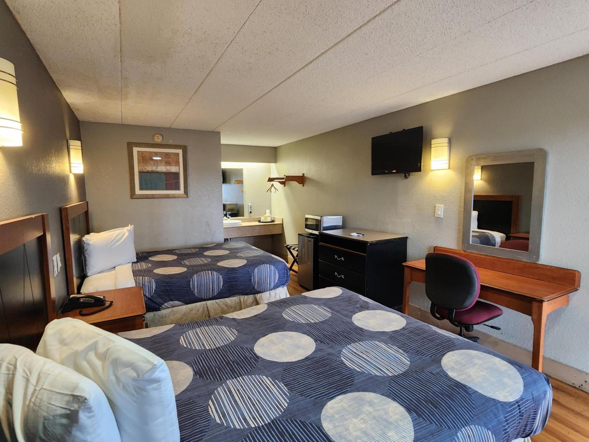 Americas Best Value Inn and Suites Little Rock photo 19