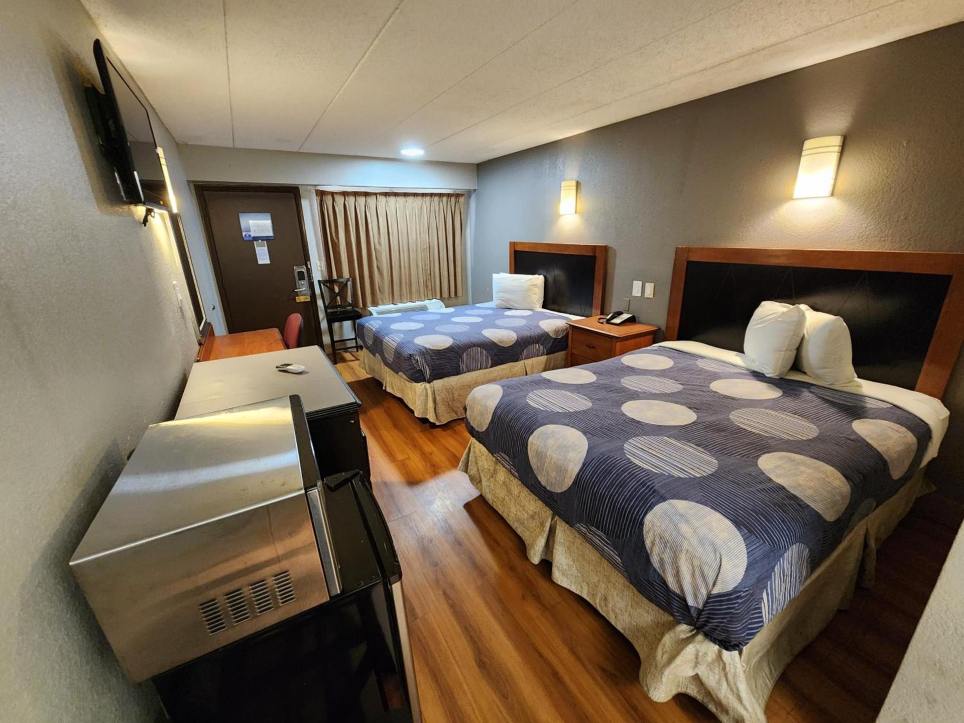 Americas Best Value Inn and Suites Little Rock photo 18