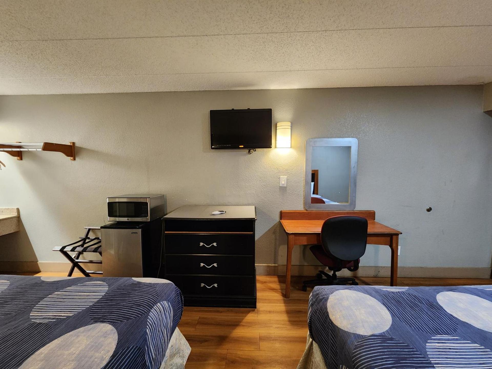 Americas Best Value Inn and Suites Little Rock photo 22