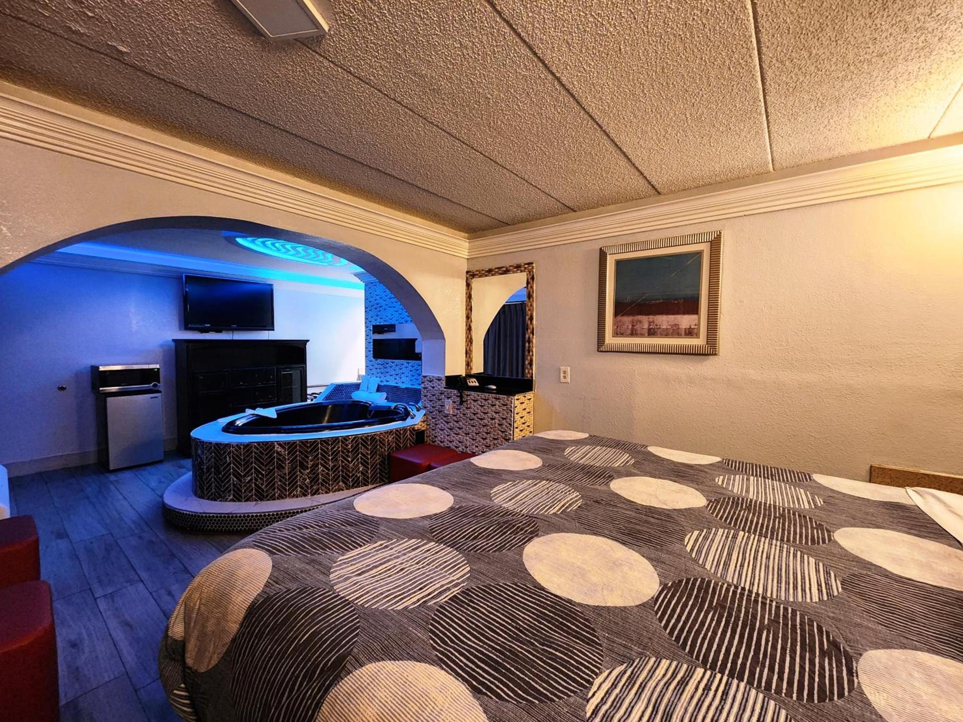 Americas Best Value Inn and Suites Little Rock photo 30