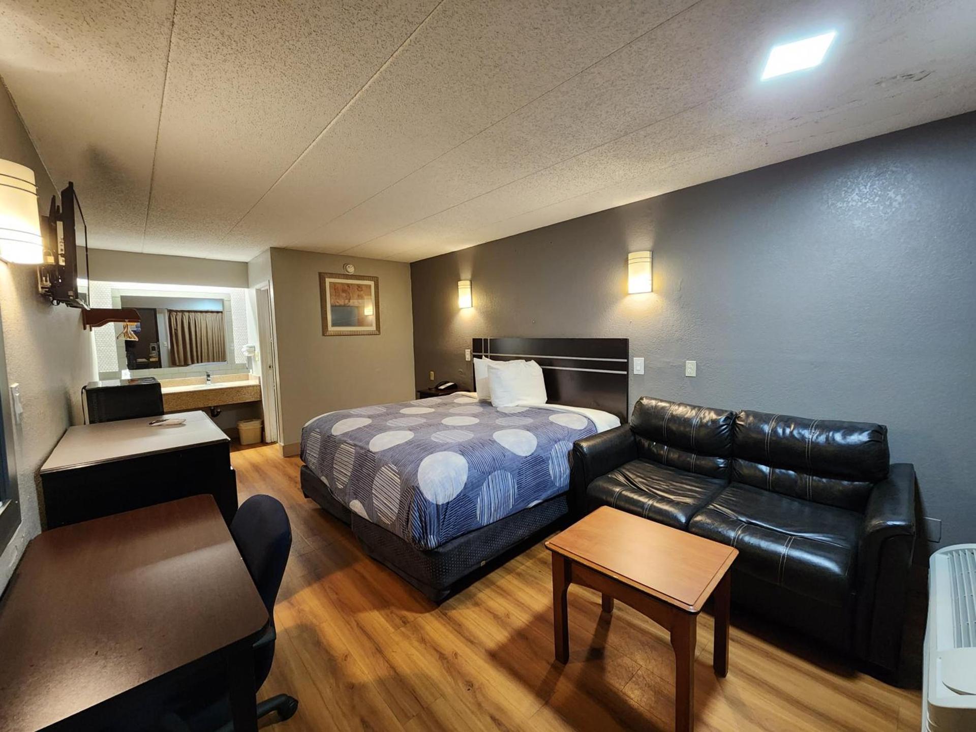 Americas Best Value Inn and Suites Little Rock photo 38