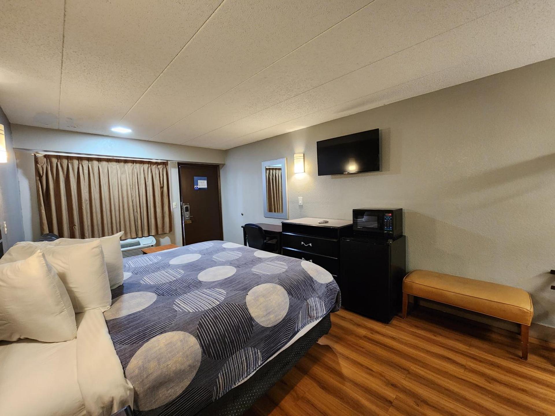 Americas Best Value Inn and Suites Little Rock photo 36