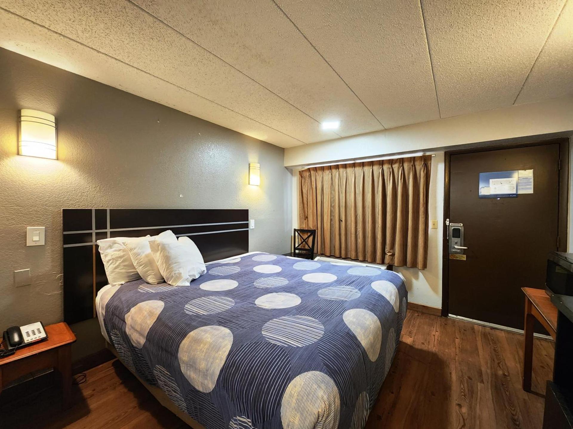 Americas Best Value Inn and Suites Little Rock photo 45
