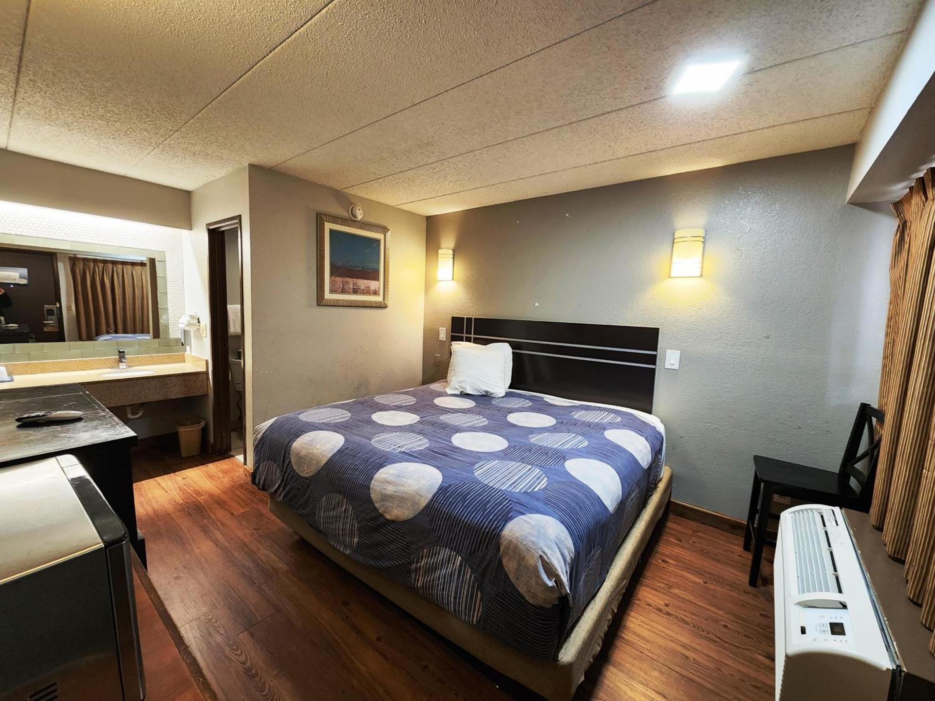 Americas Best Value Inn and Suites Little Rock photo 44