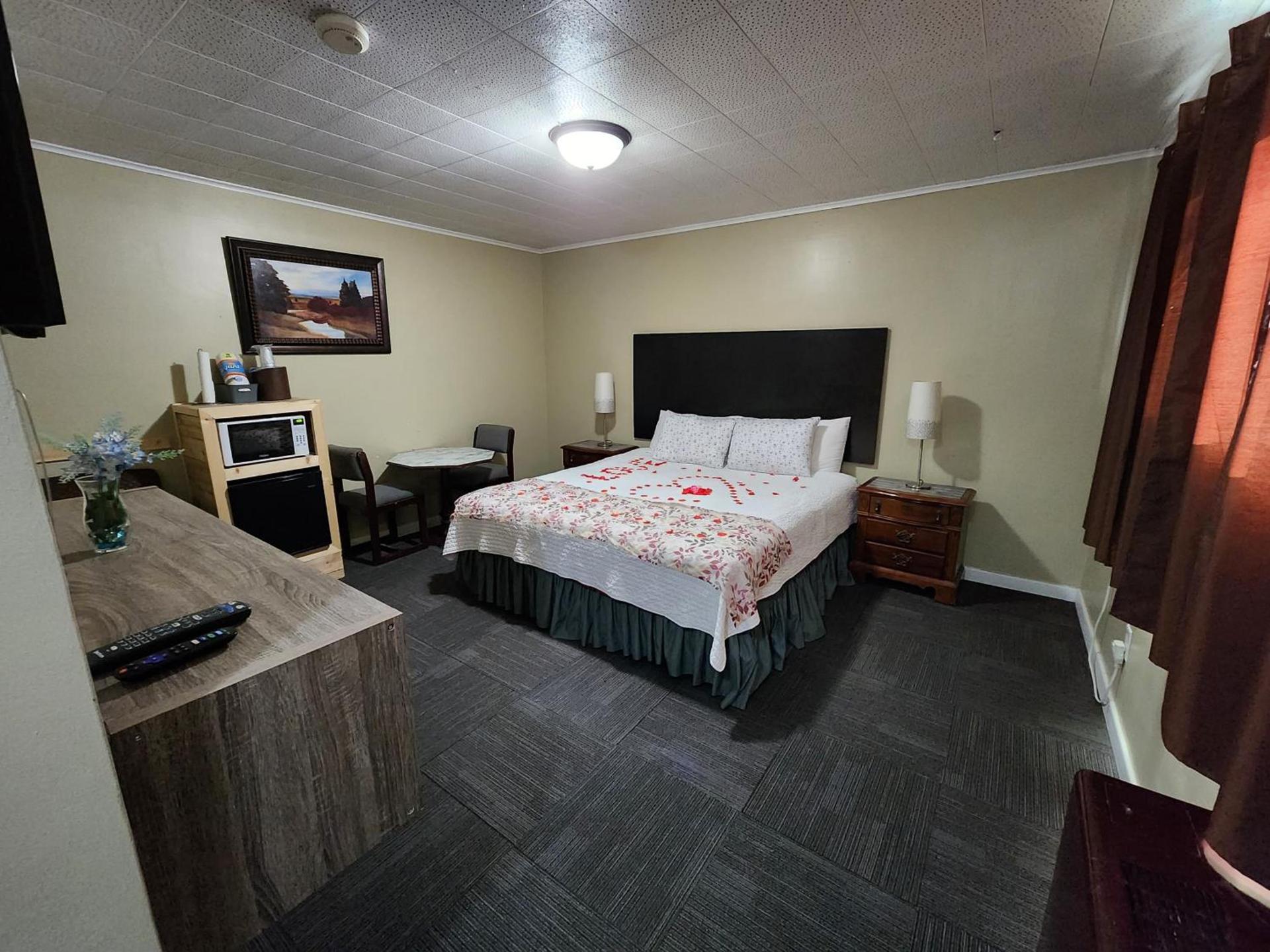 Fiesta City Motel photo 92