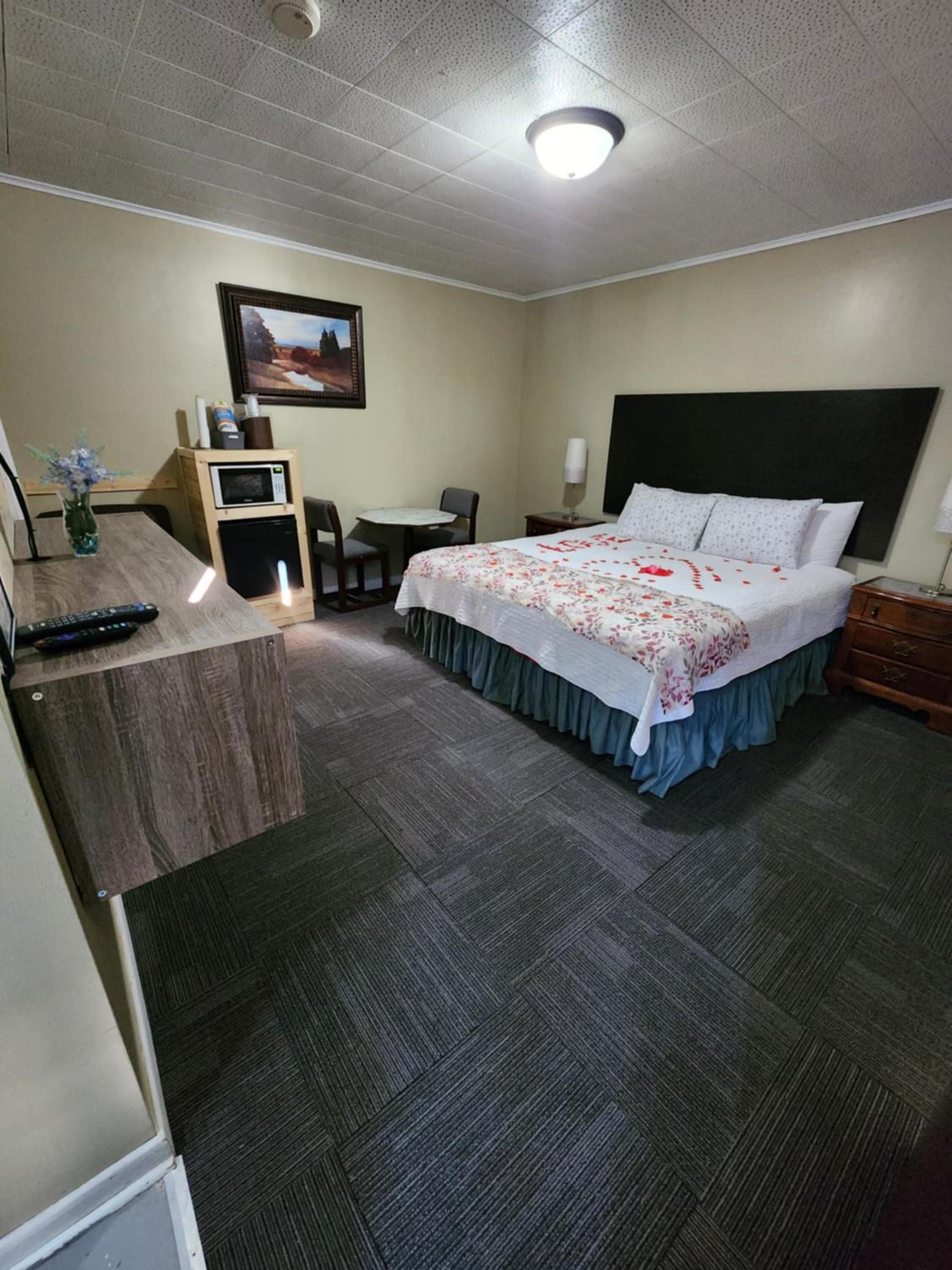 Fiesta City Motel photo 97