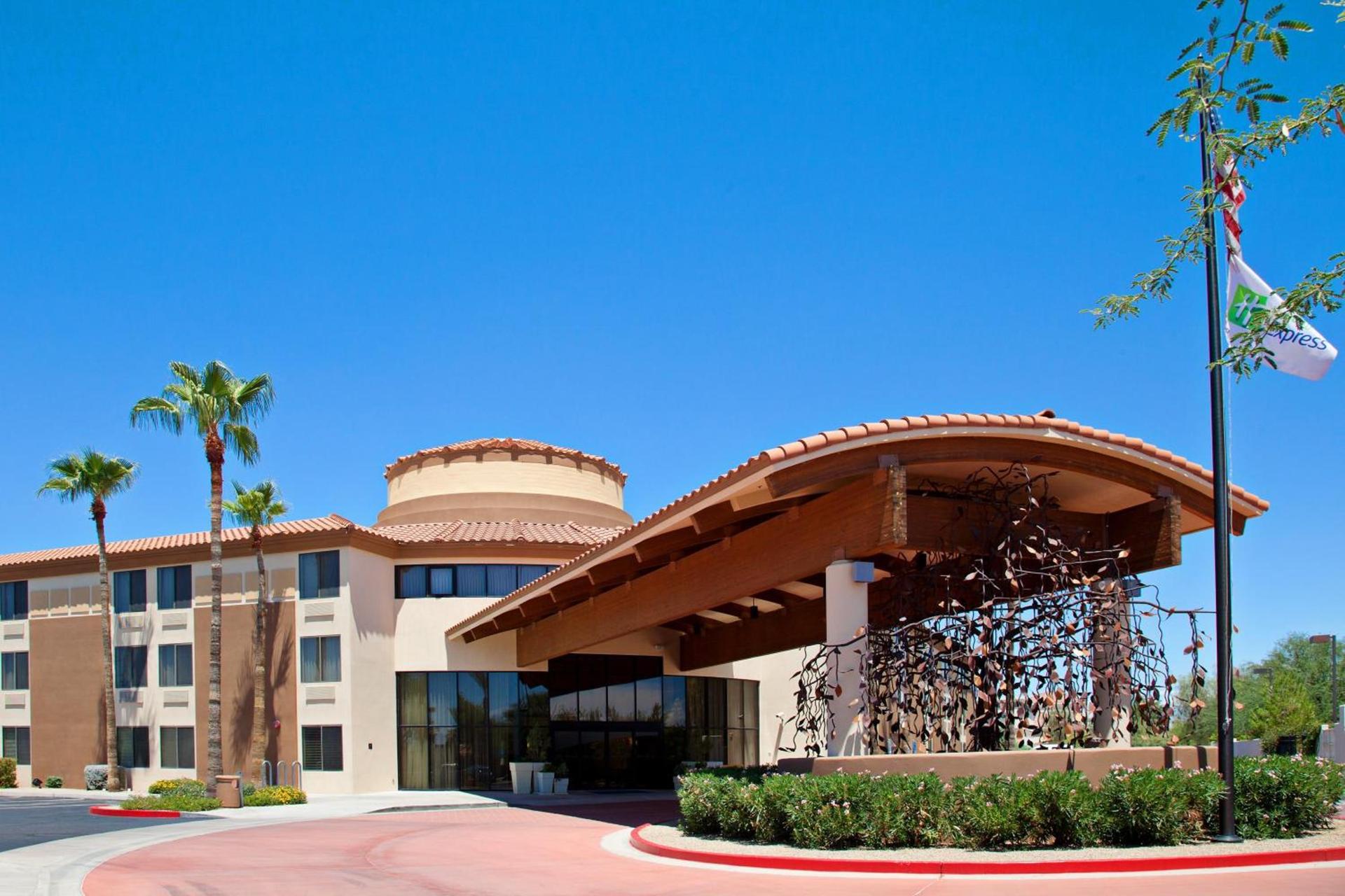 Holiday Inn Express Scottsdale North by IHG photo 3