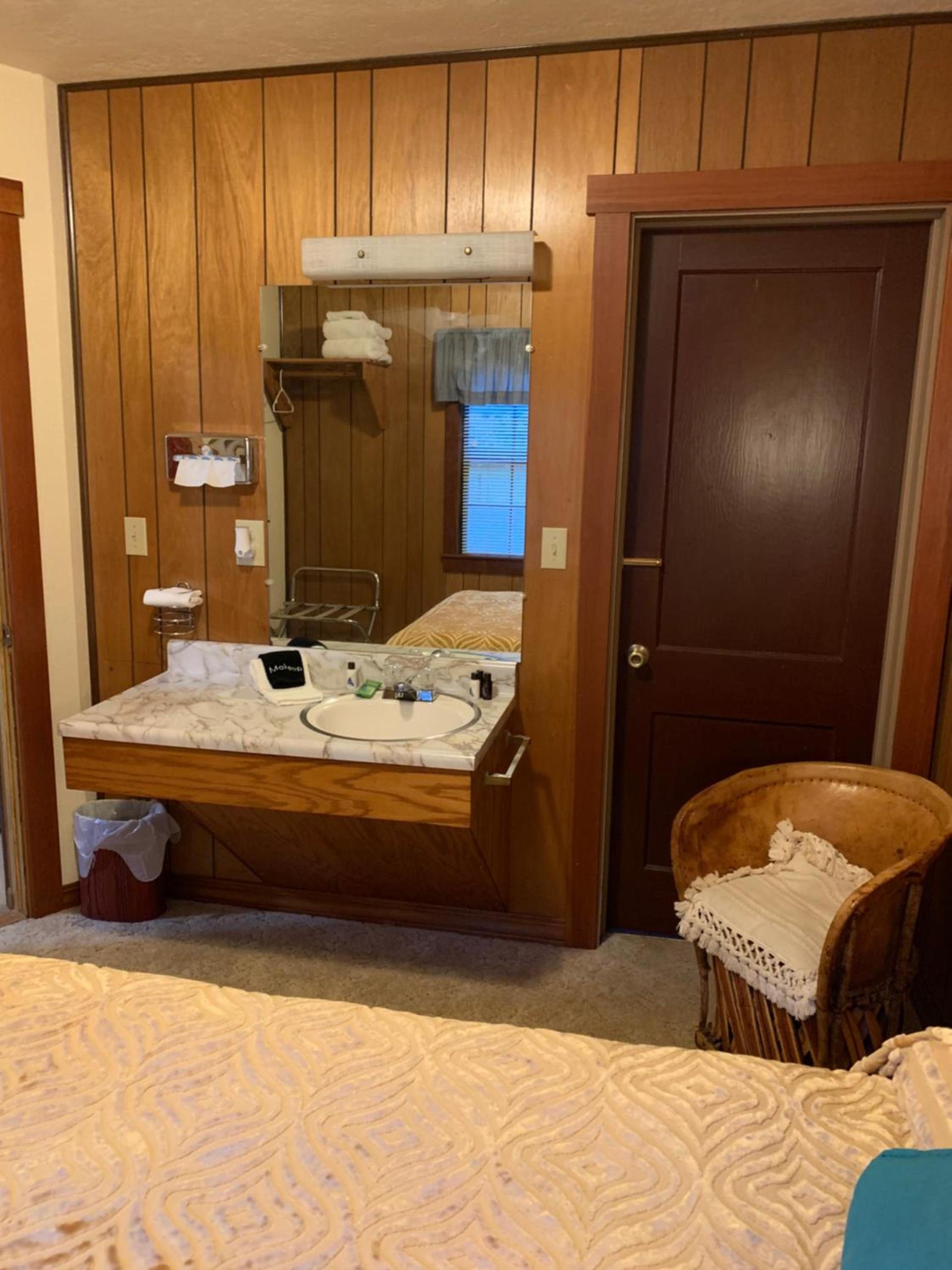 Patrick Creek Lodge photo 64