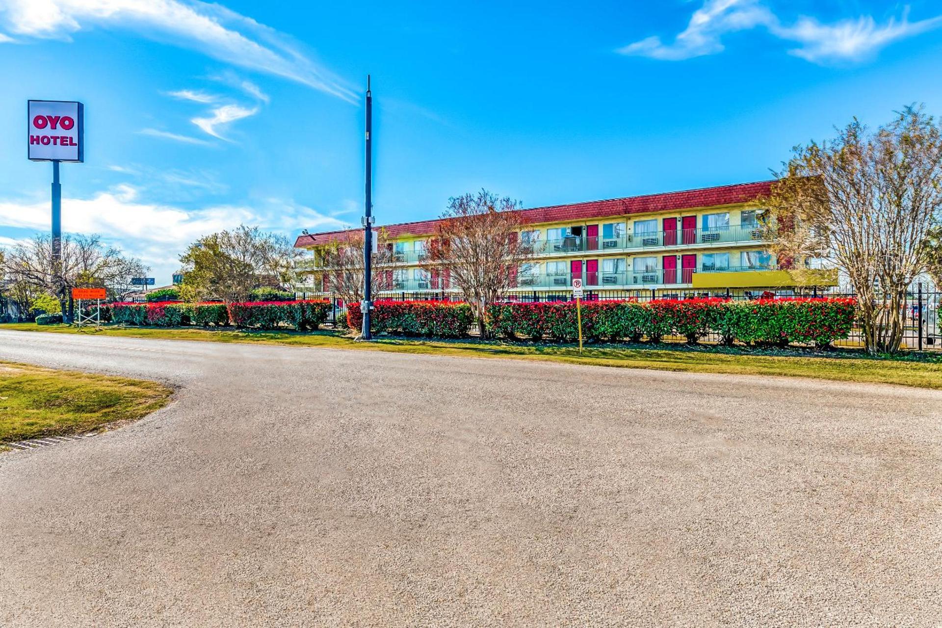OYO Hotel Houston Southwest I-69 photo 44