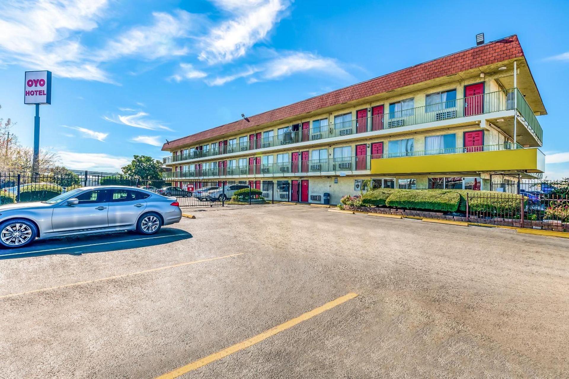 OYO Hotel Houston Southwest I-69 photo 1