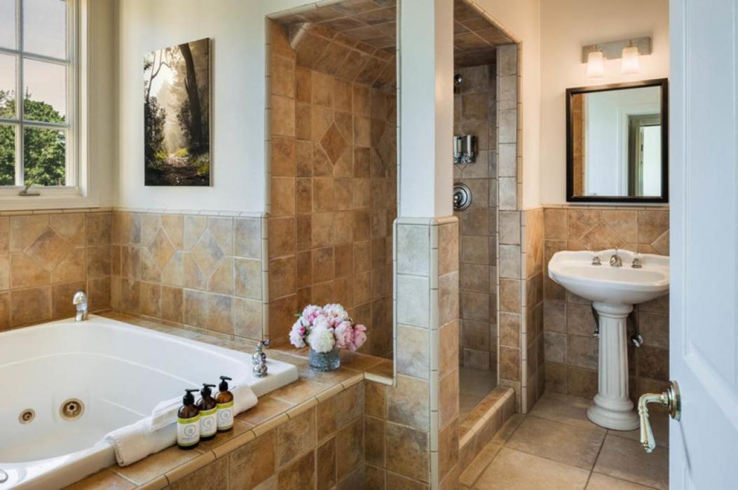 Seal Cove Inn photo 30