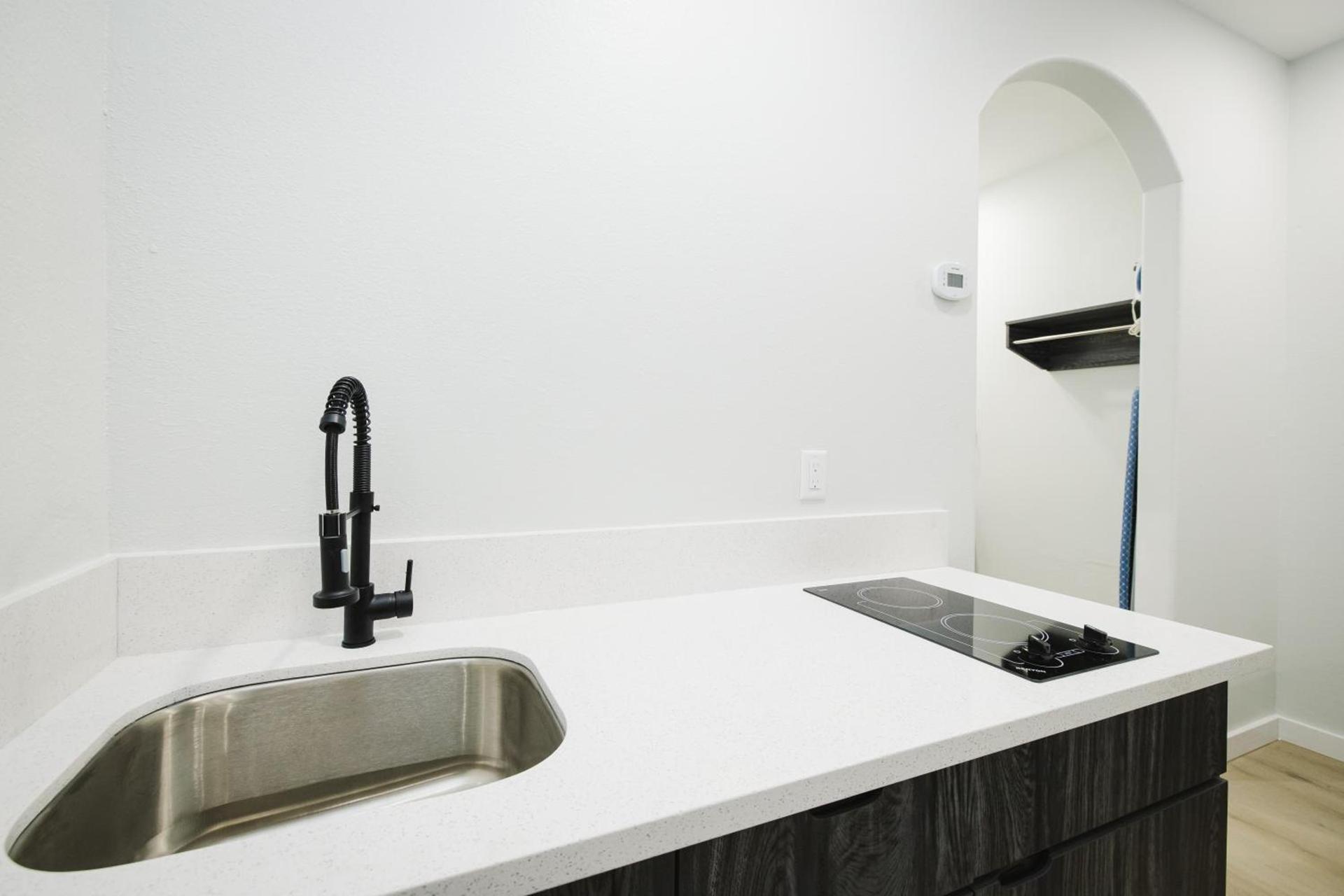 Sapphire Inn & Suites photo 65