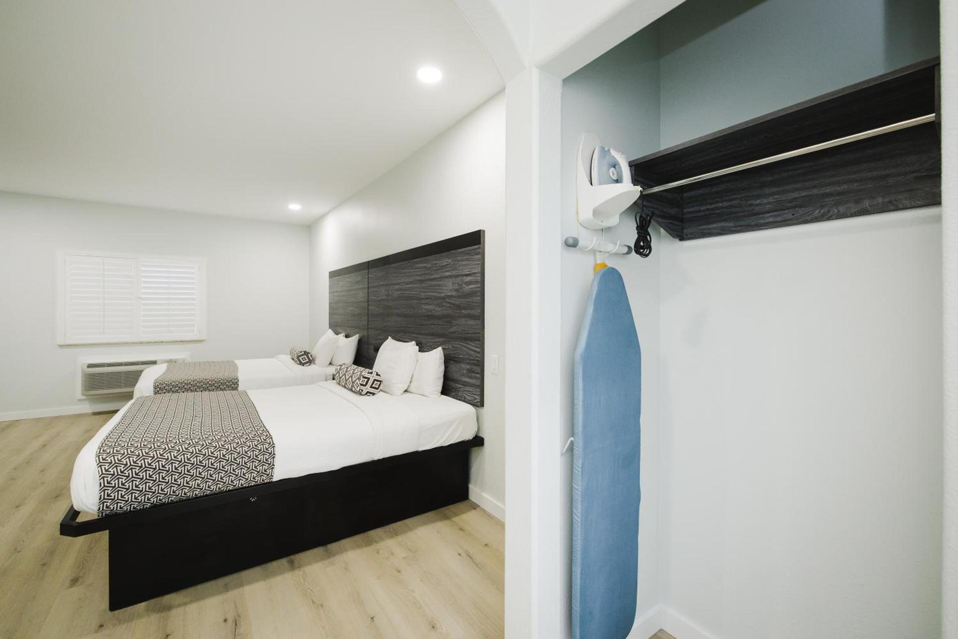 Sapphire Inn & Suites photo 4