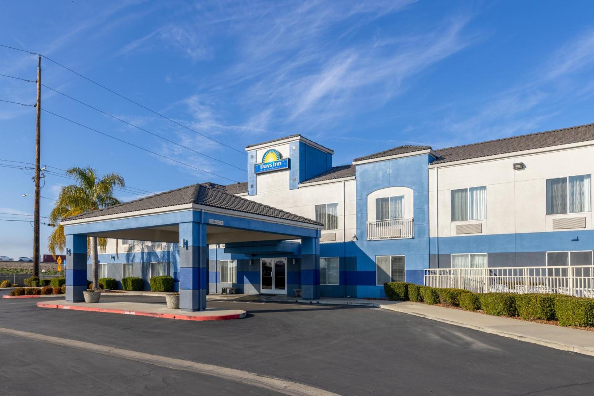 Days Inn by Wyndham Lathrop photo 31
