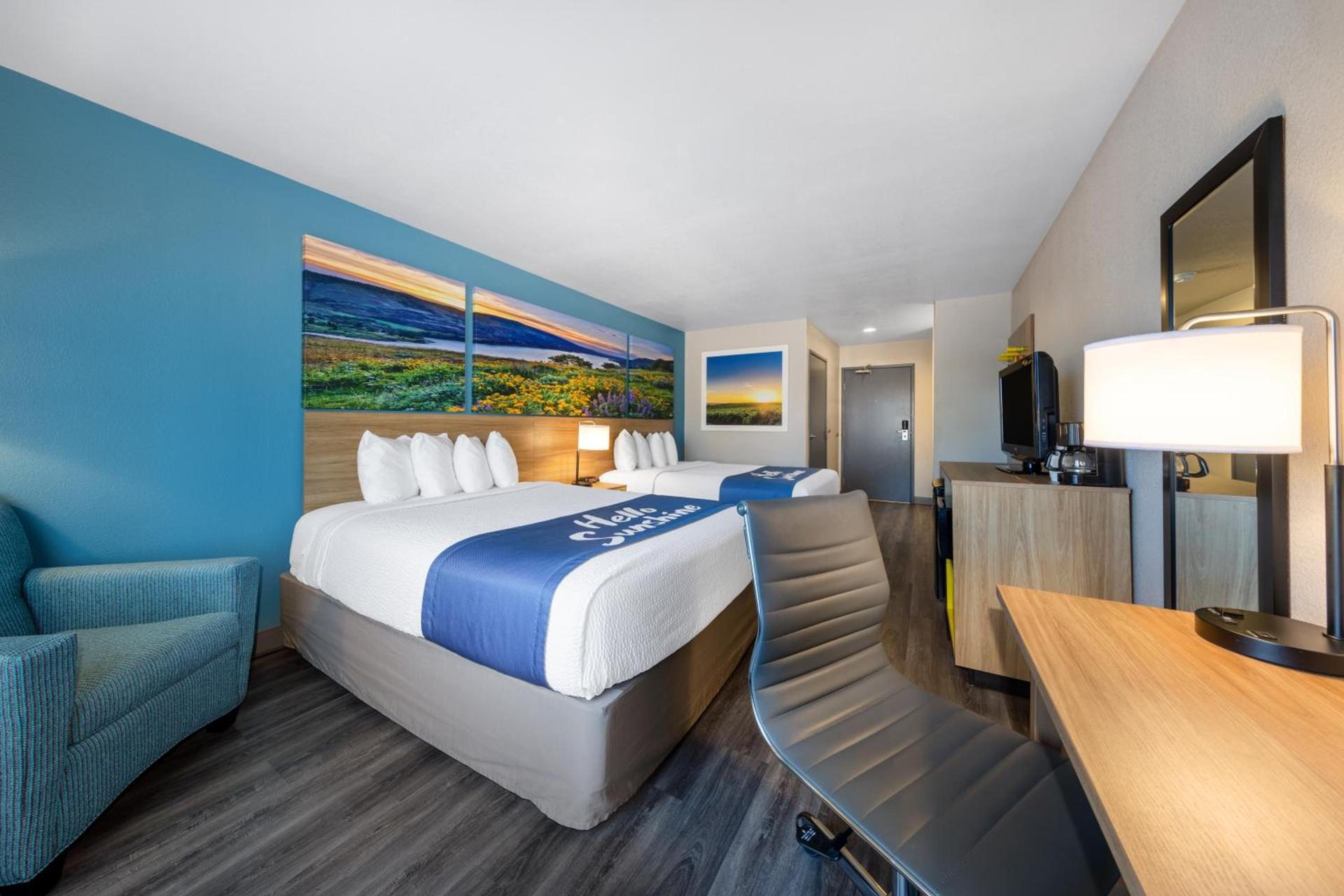Days Inn by Wyndham Lathrop photo 33