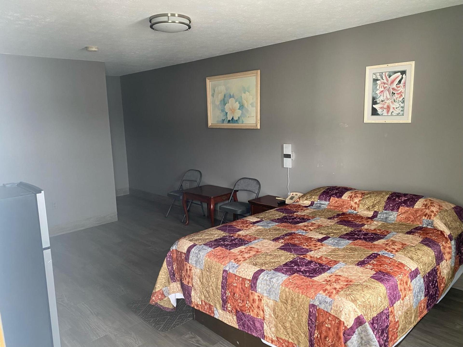 Hoosier Travel Lodge photo 5