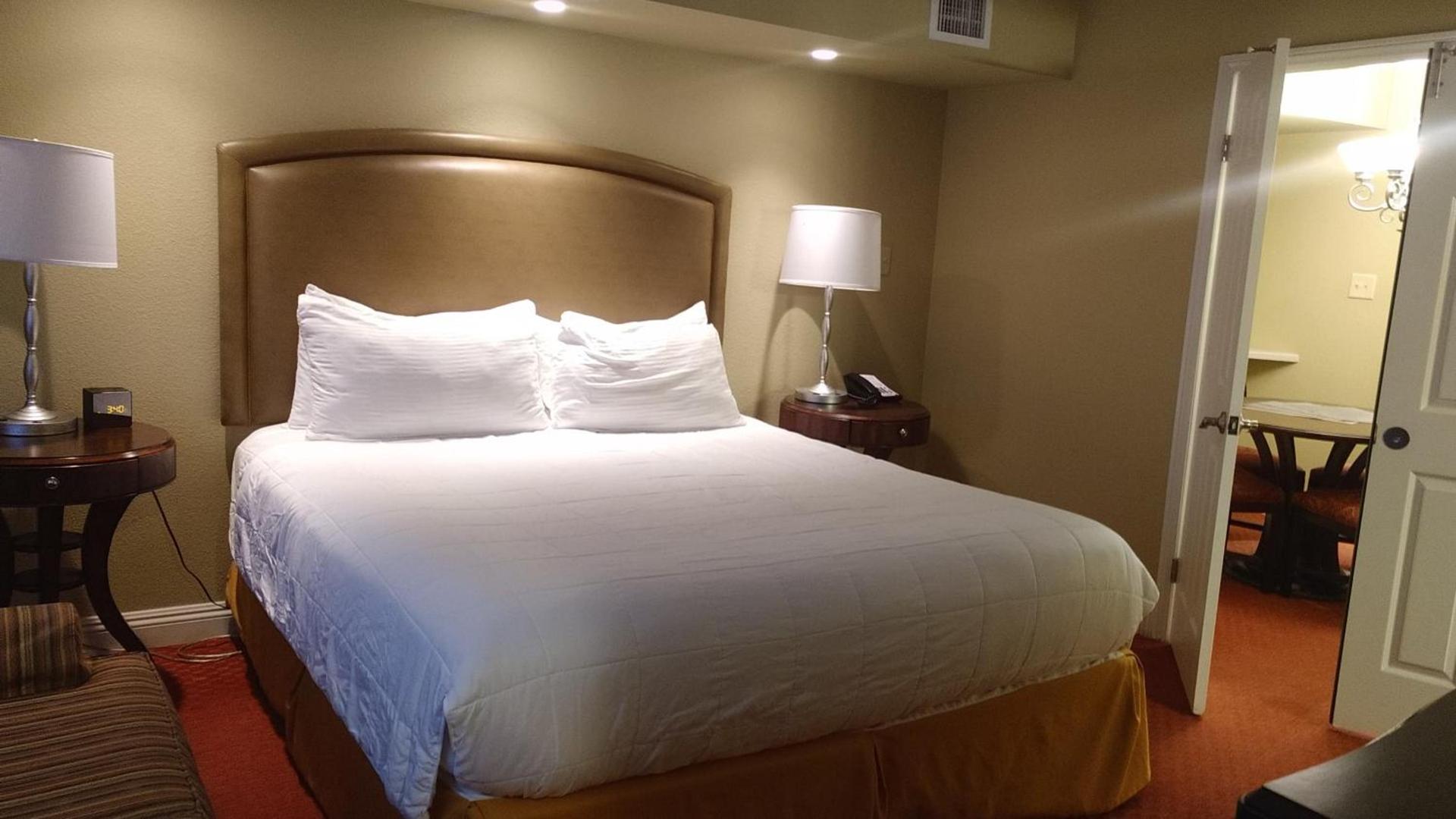 Suites at Jockey Club (No Resort Fee) photo 8