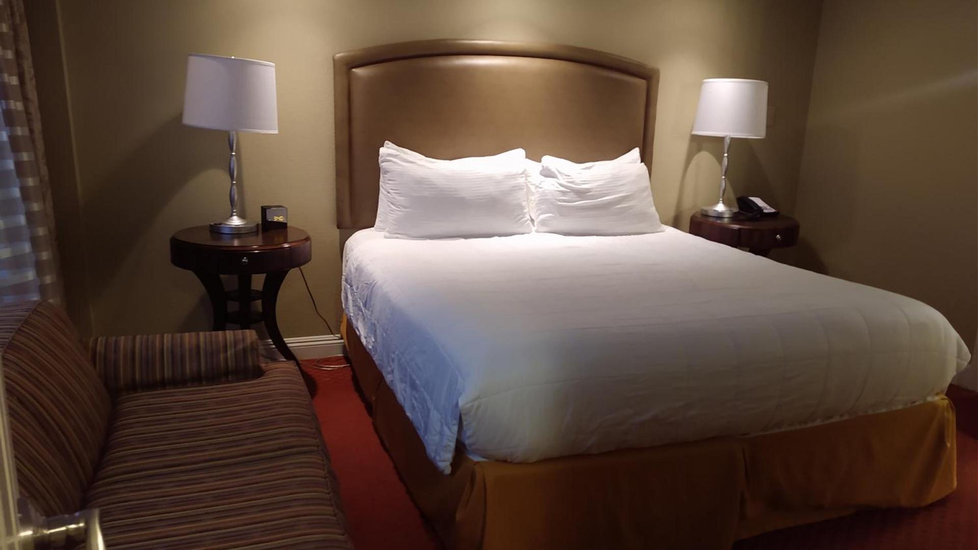 Suites at Jockey Club (No Resort Fee) photo 9