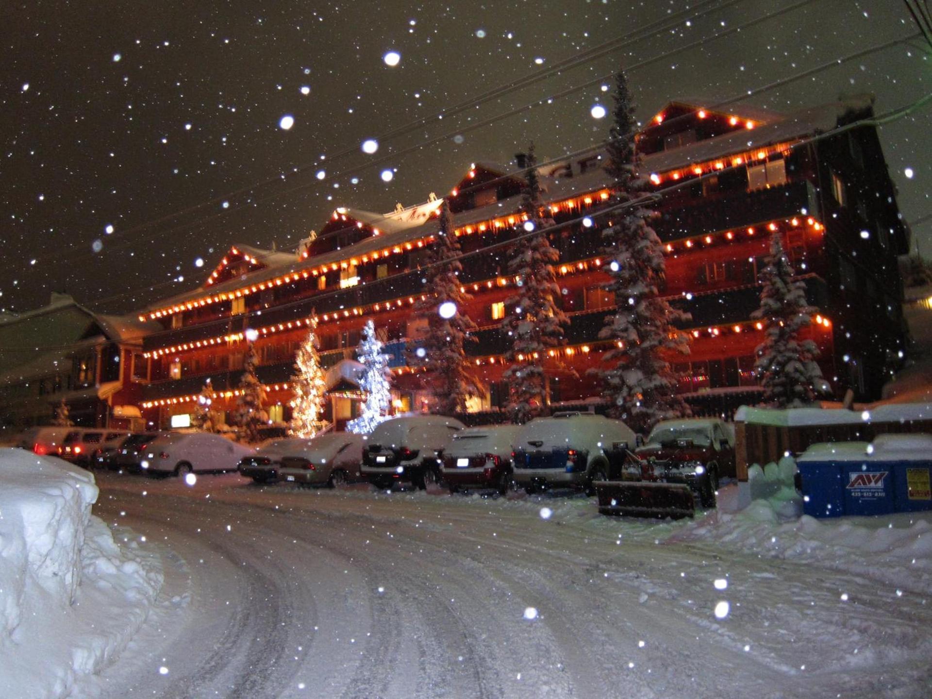 Chateau Apres Lodge photo 6