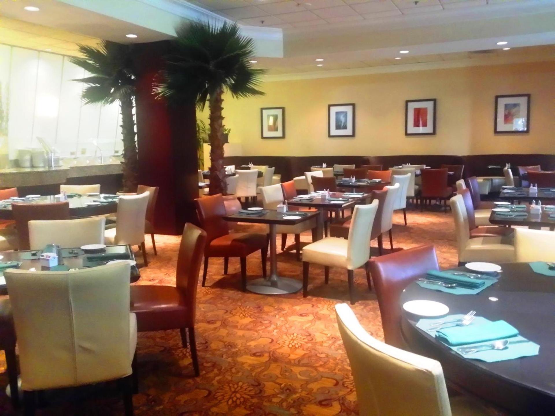 Anaheim Majestic Garden Hotel photo 52