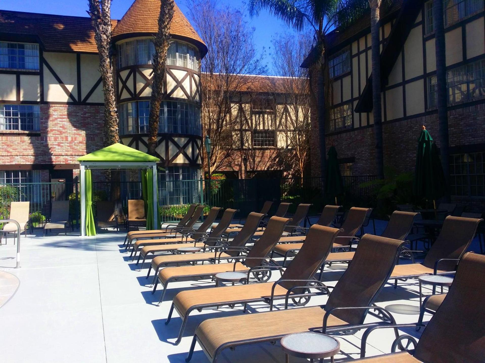 Anaheim Majestic Garden Hotel photo 26