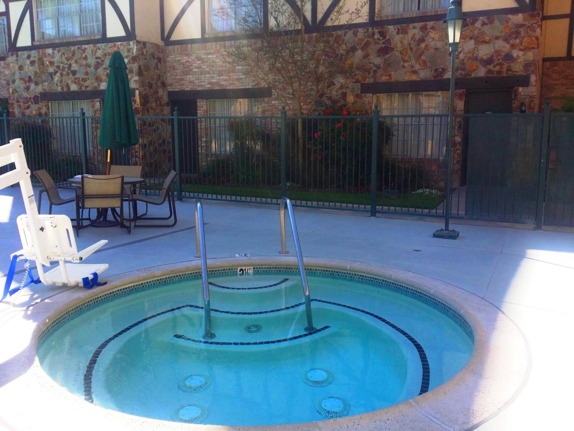 Anaheim Majestic Garden Hotel photo 37