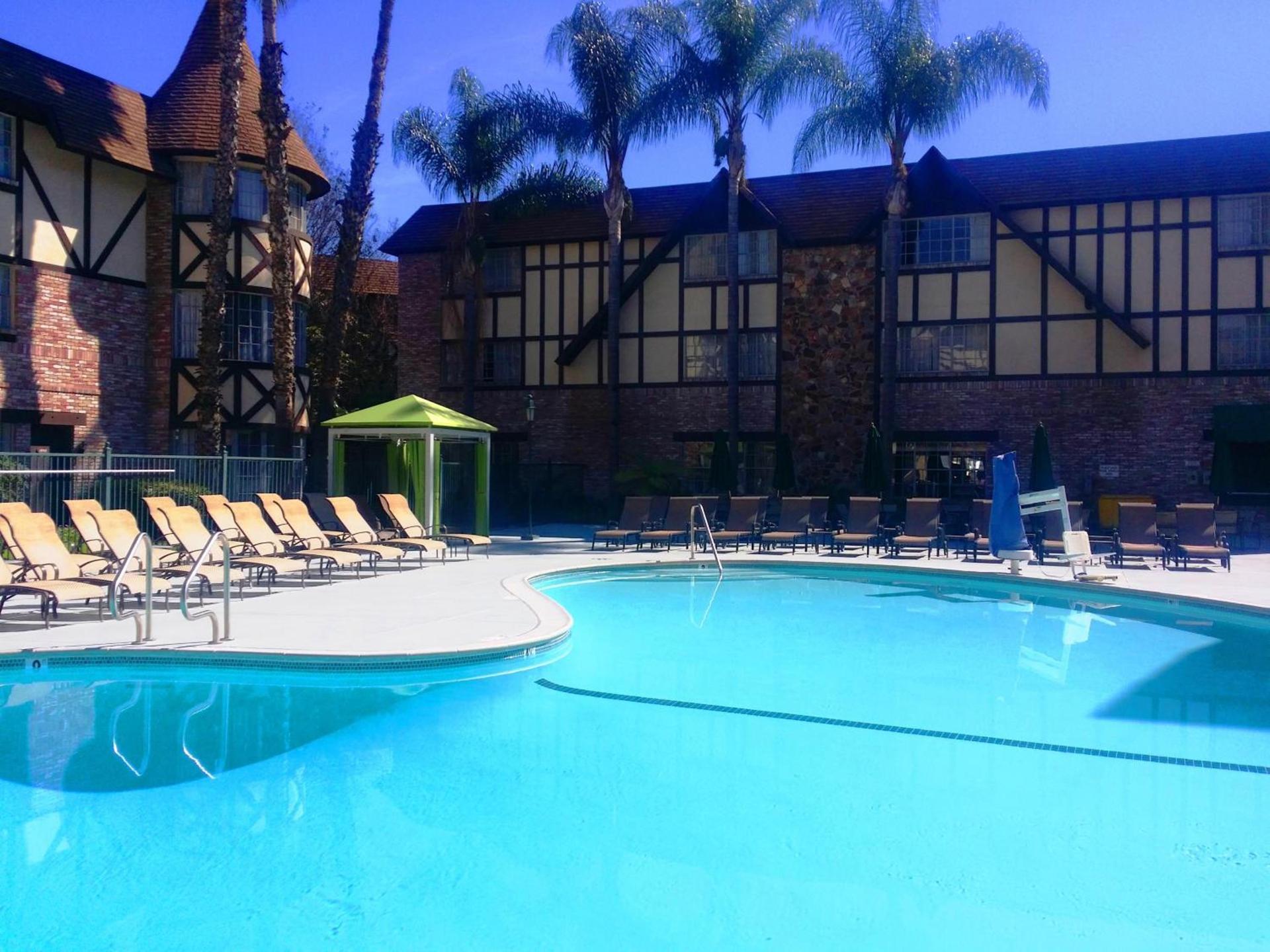 Anaheim Majestic Garden Hotel photo 28