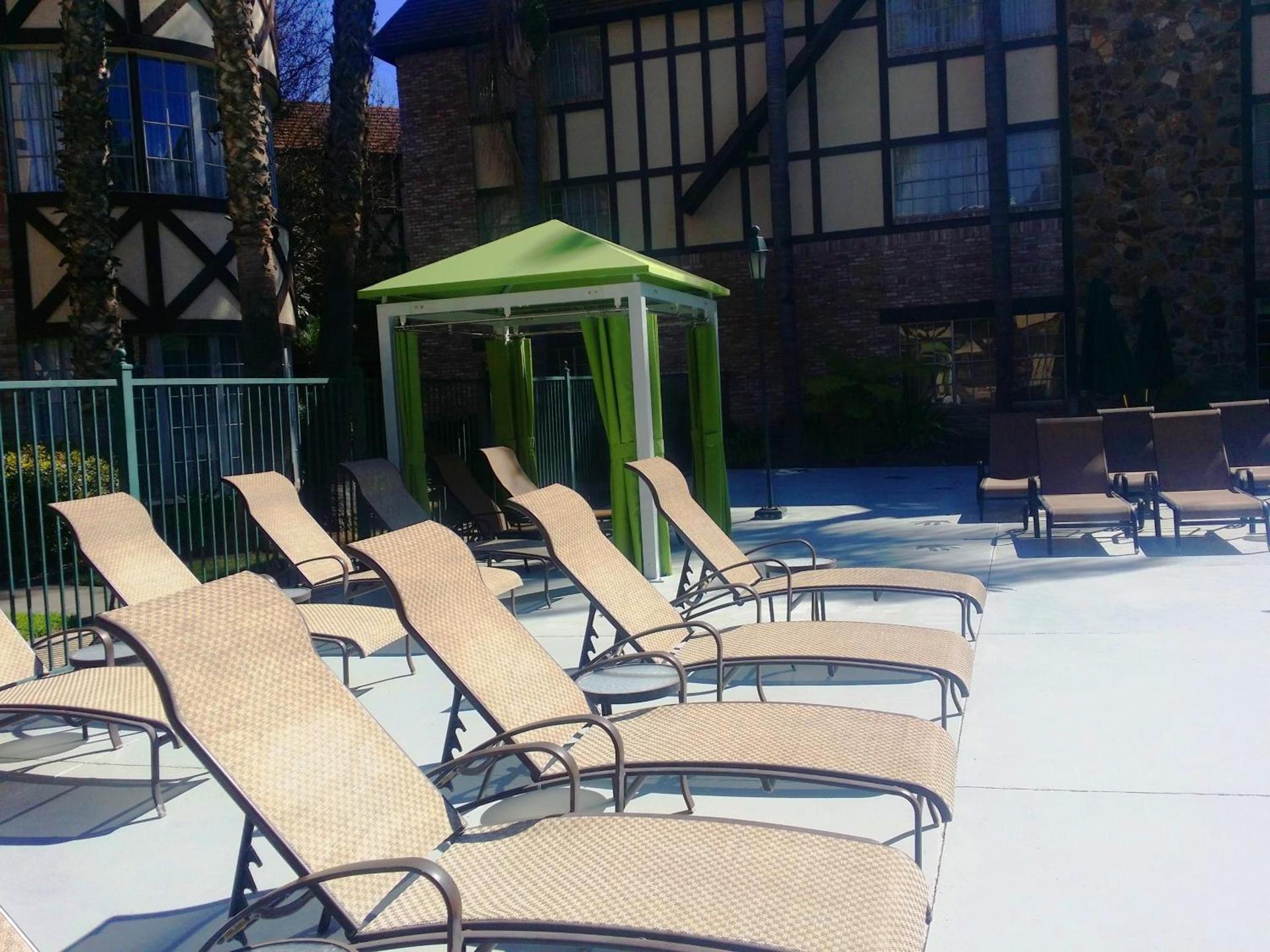 Anaheim Majestic Garden Hotel photo 30