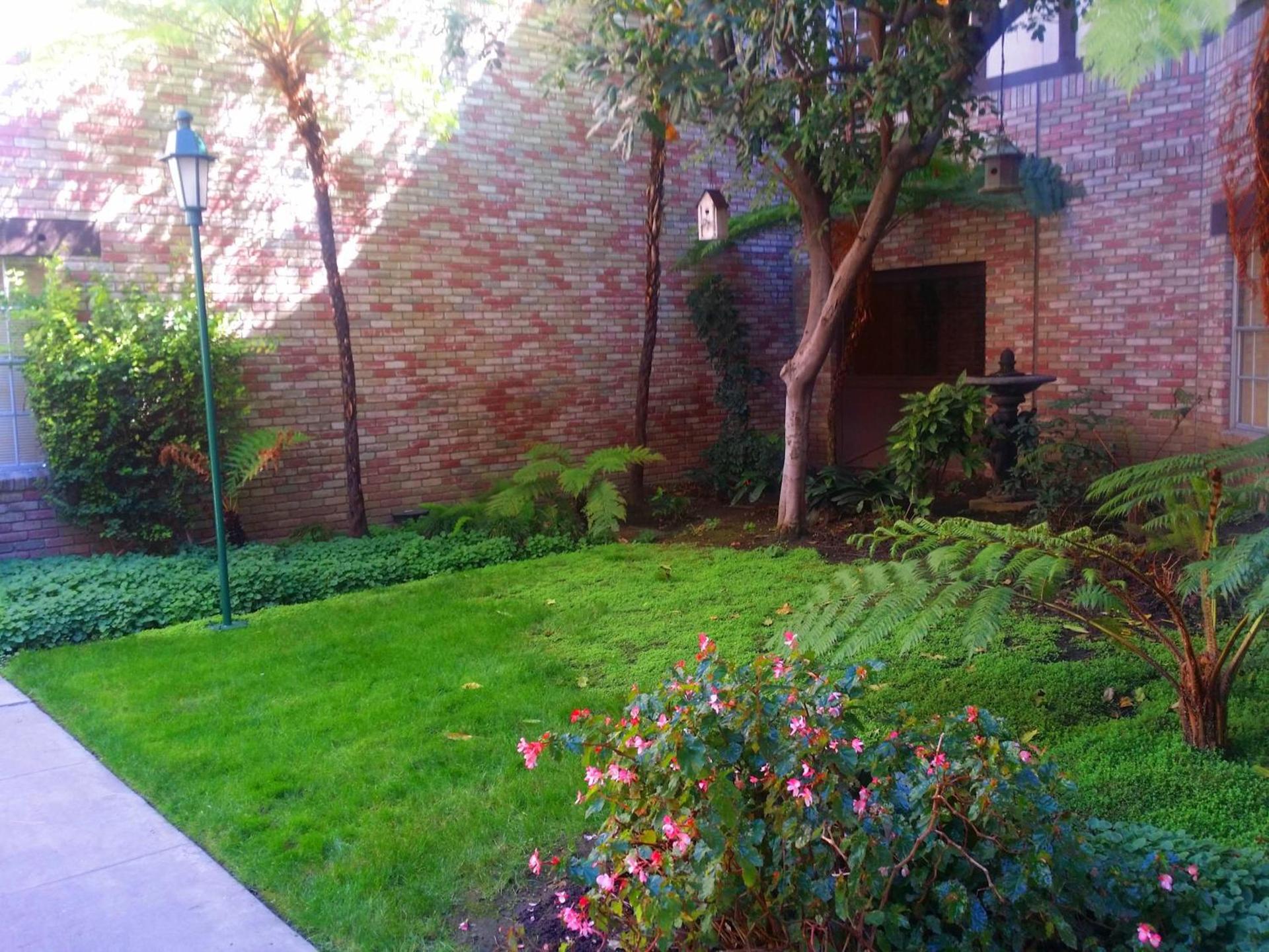 Anaheim Majestic Garden Hotel photo 71