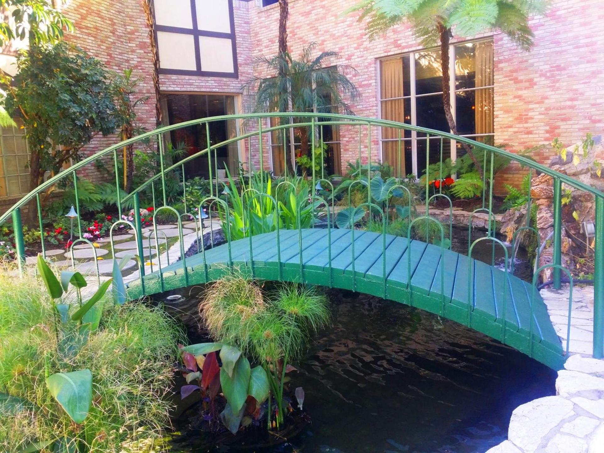 Anaheim Majestic Garden Hotel photo 39
