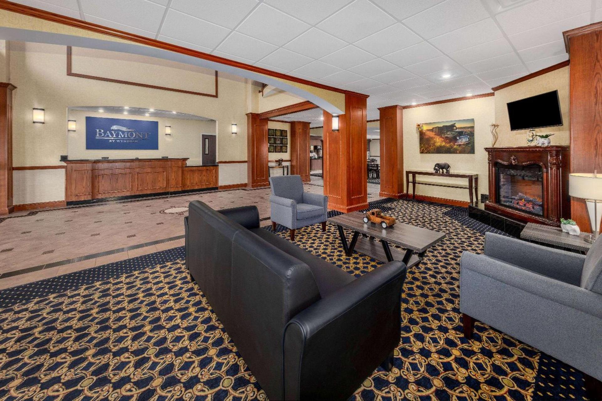 Baymont by Wyndham Pratt photo 3