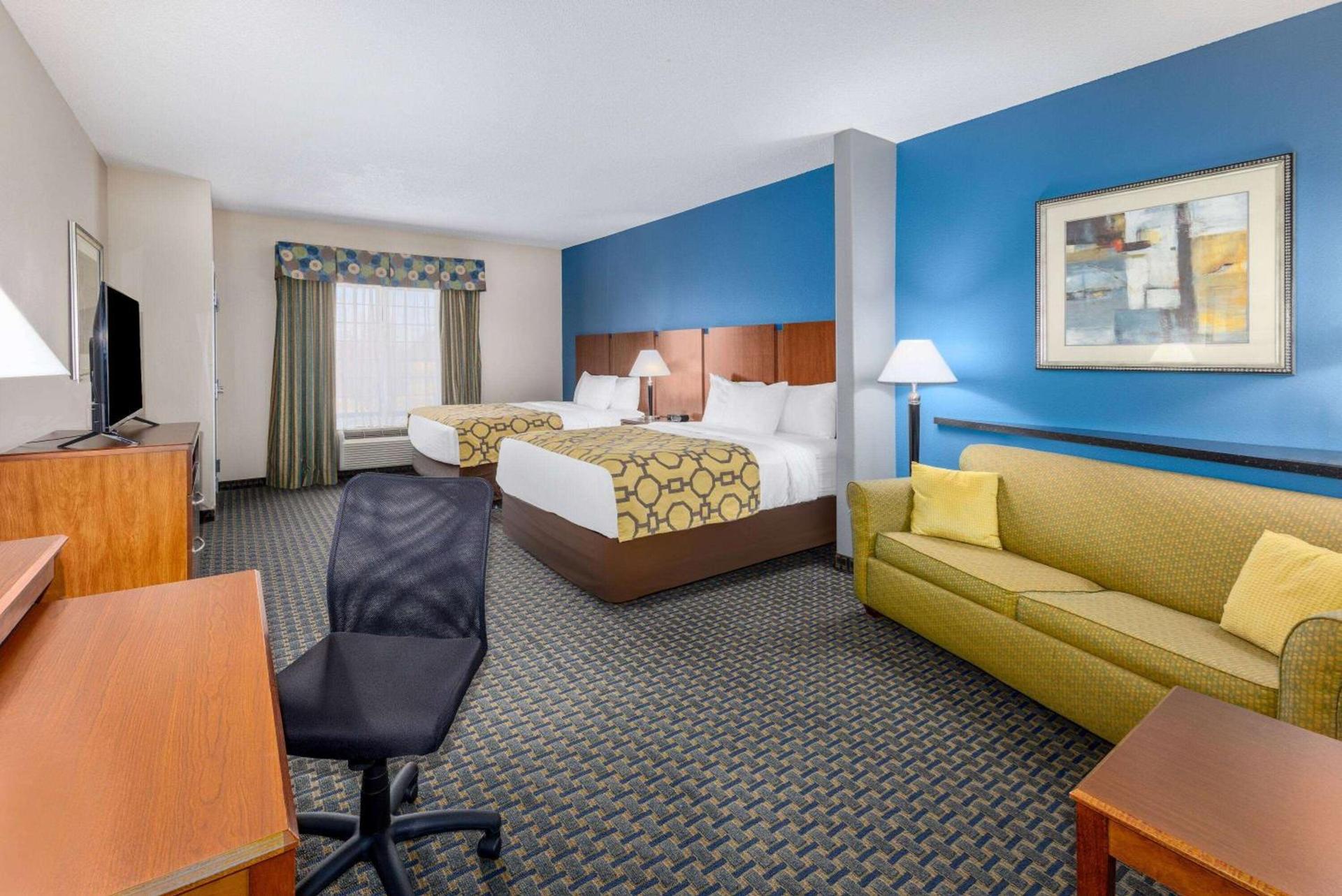 Baymont by Wyndham Pratt photo 15