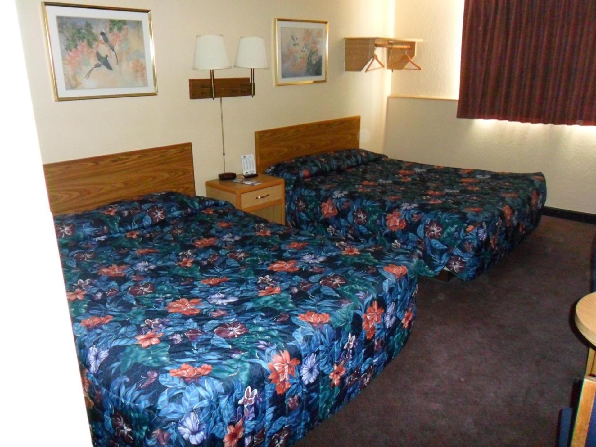 Super 8 by Wyndham Chadron NE photo 15
