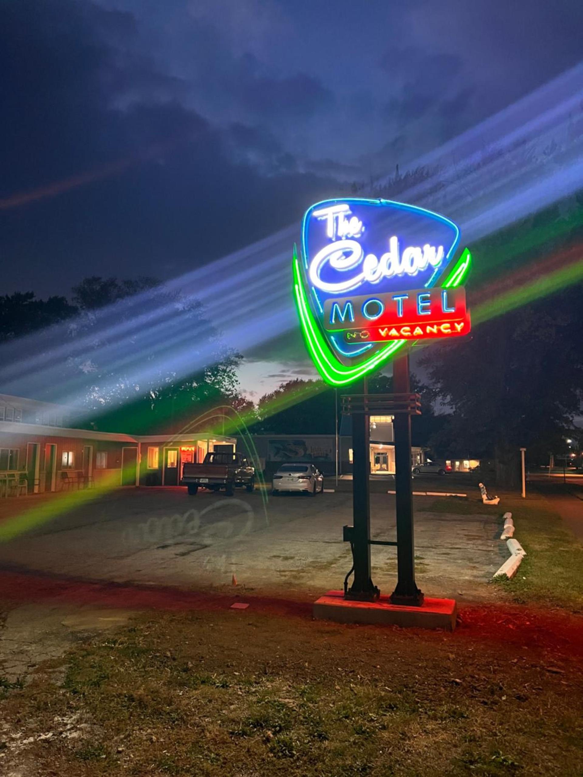 The Cedar Motel photo 53