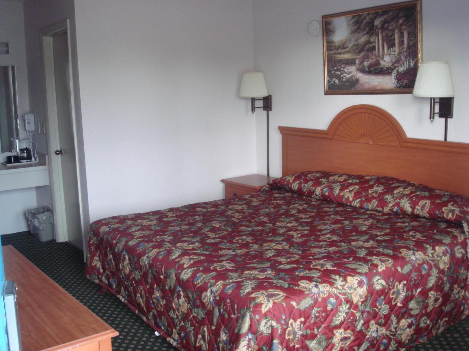 Westmont Inn - Lakeland photo 2