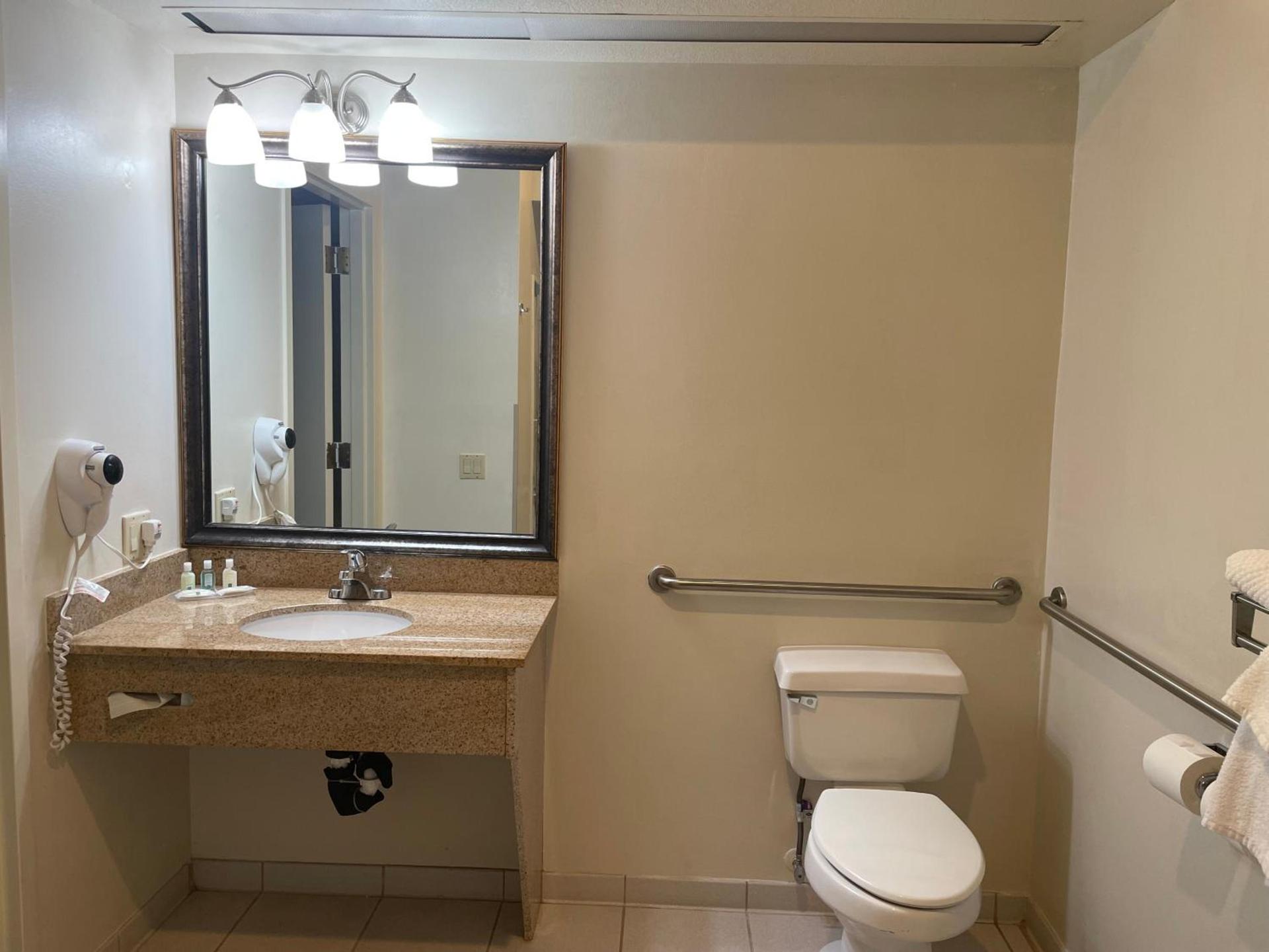 Quality Inn & Suites Longview Kelso photo 30