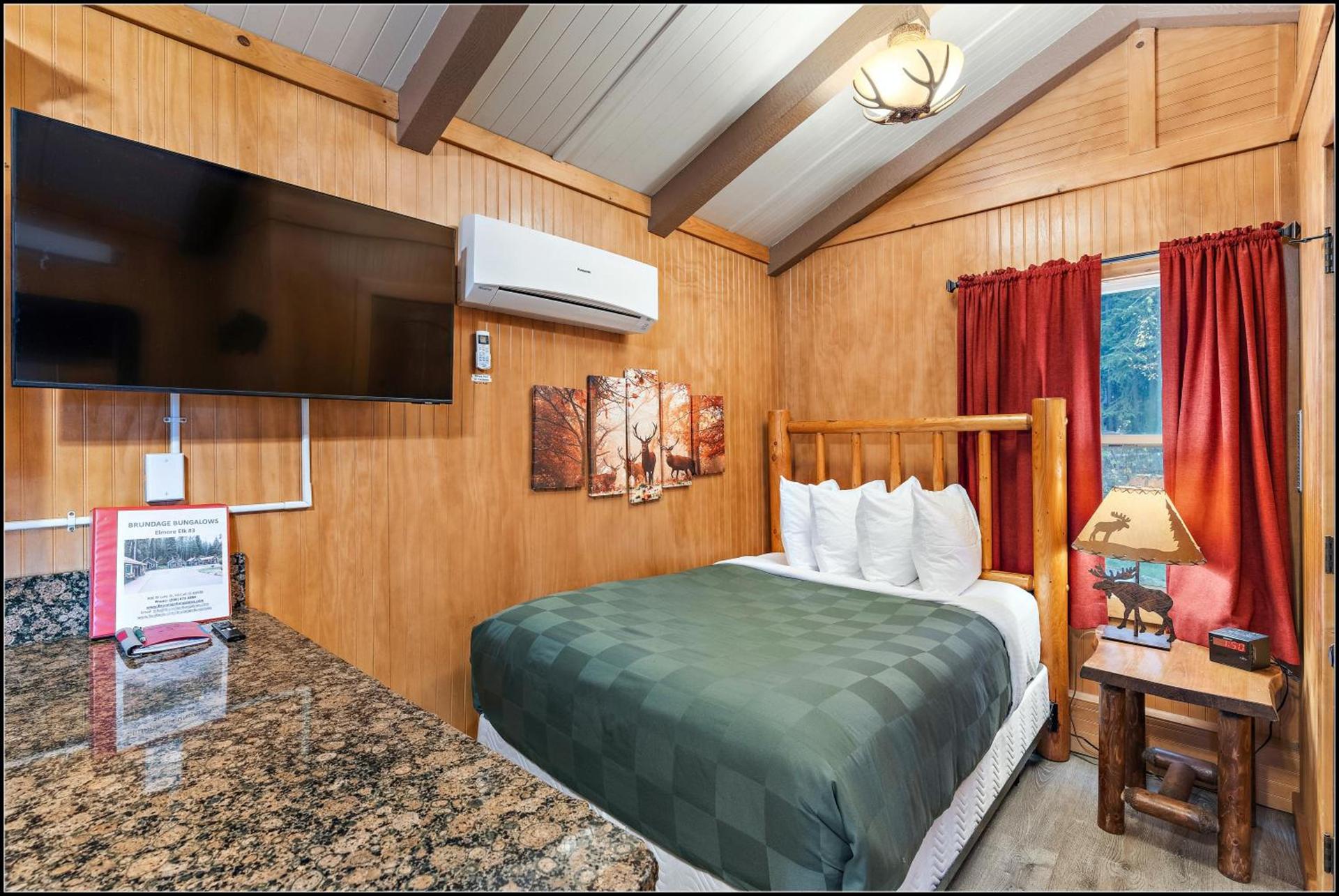 Brundage Bungalows photo 23