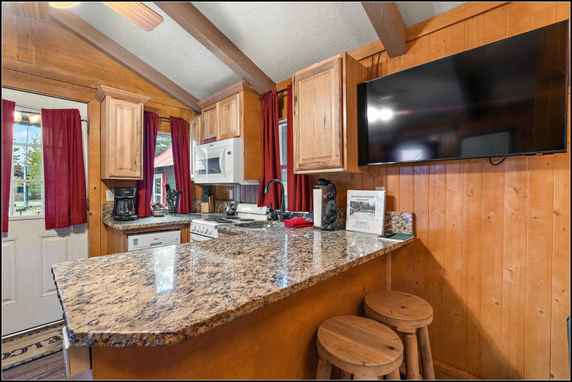 Brundage Bungalows photo 42