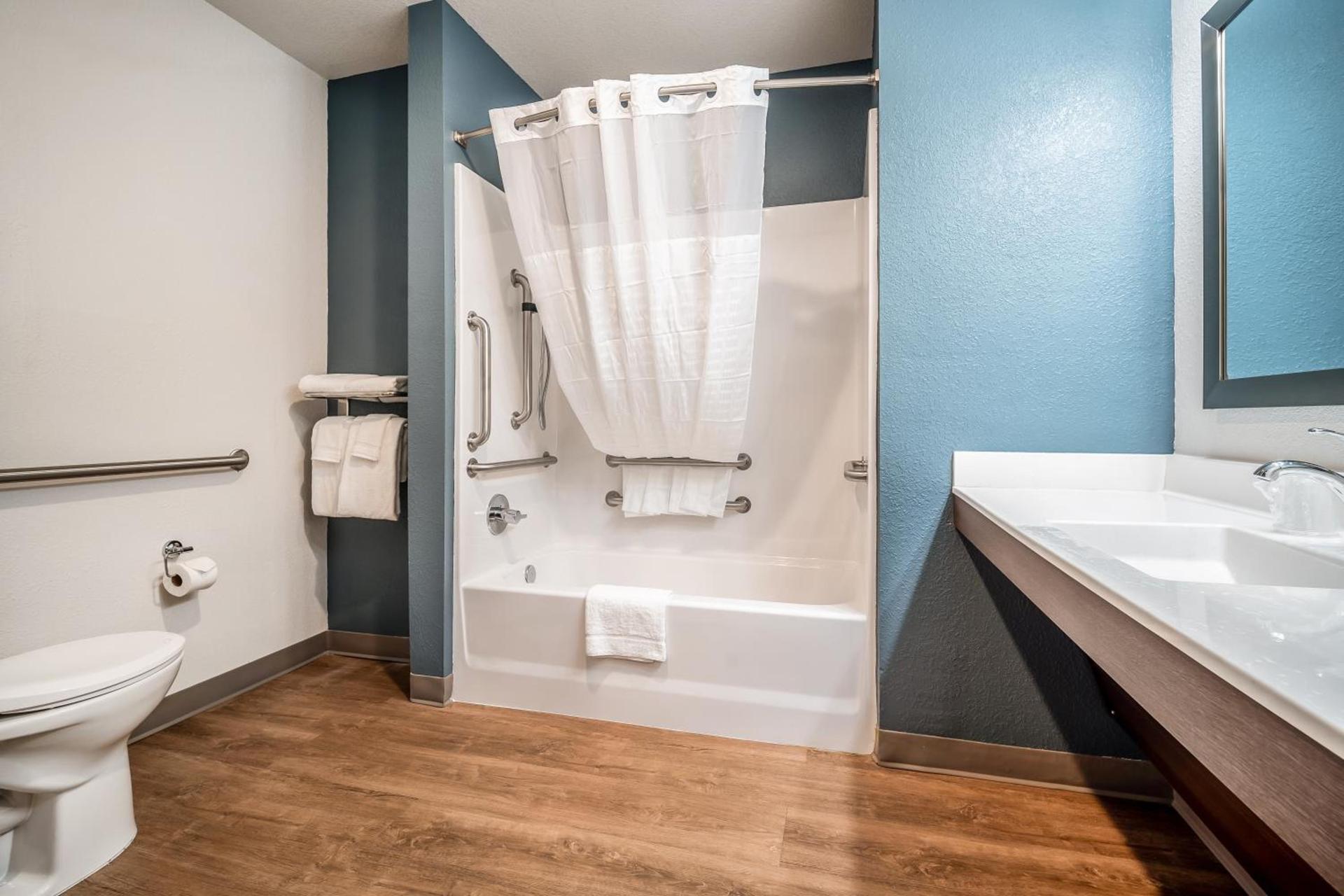 WoodSpring Suites Doral Miami Airport photo 35