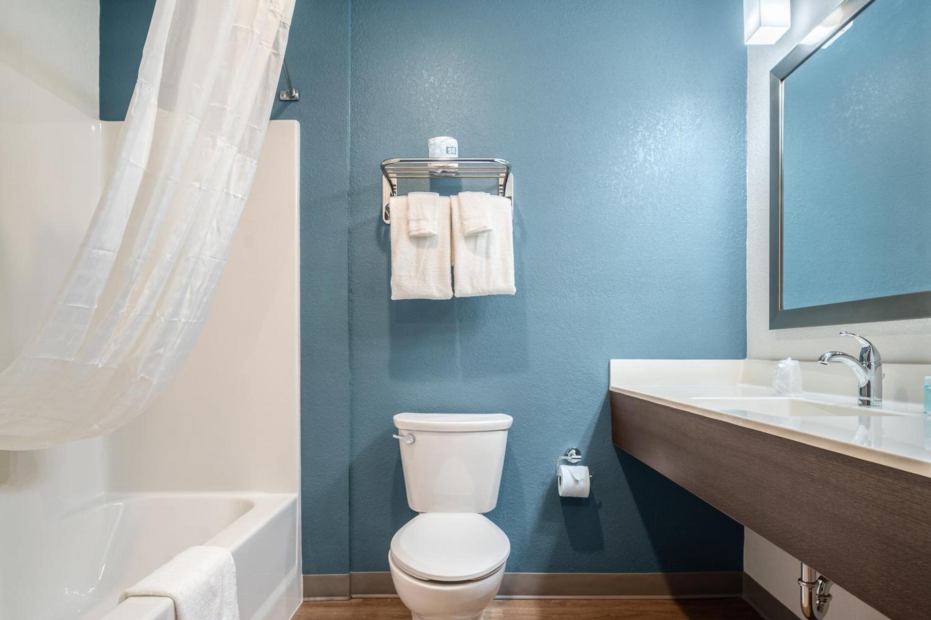 WoodSpring Suites Doral Miami Airport photo 36