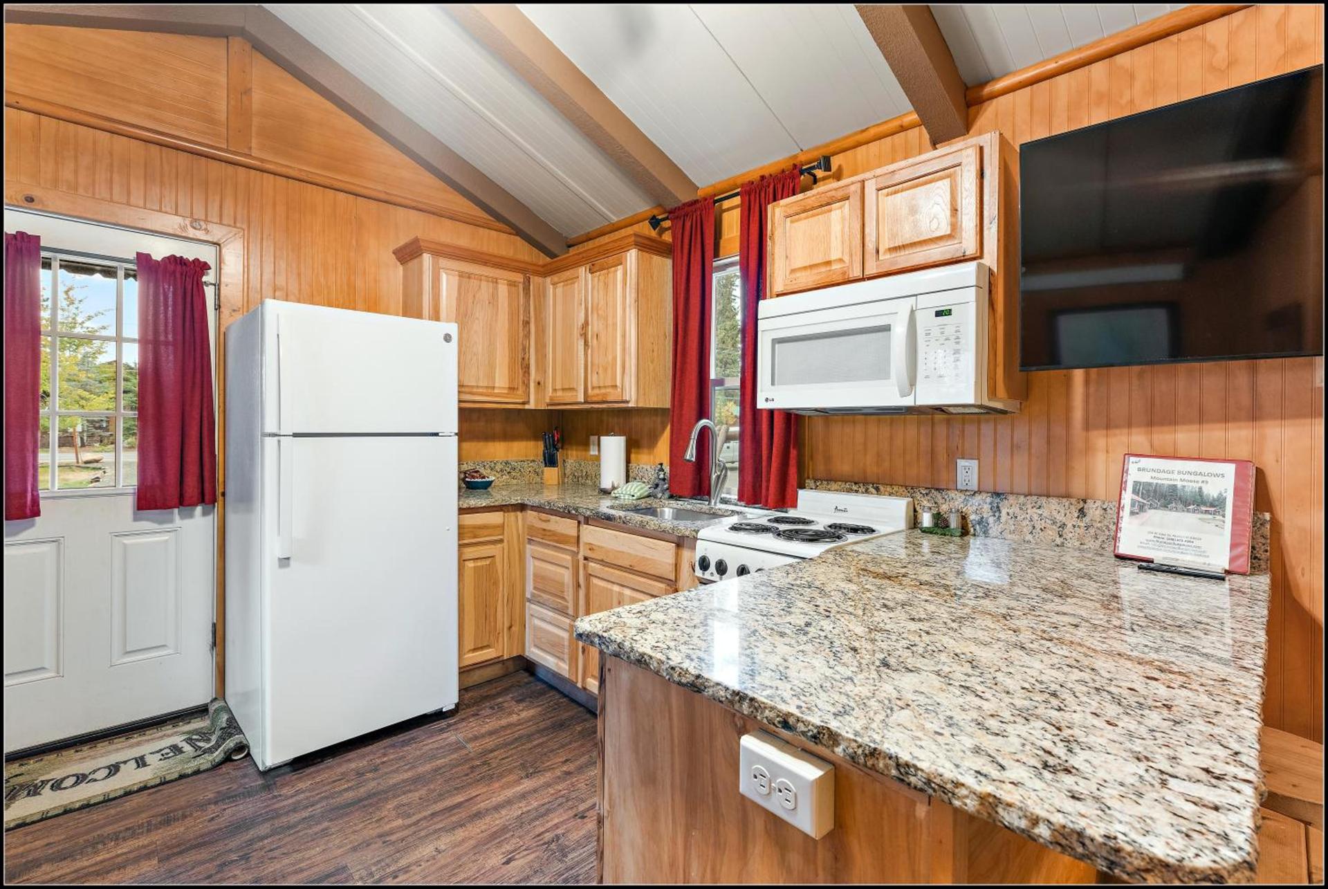 Brundage Bungalows photo 56