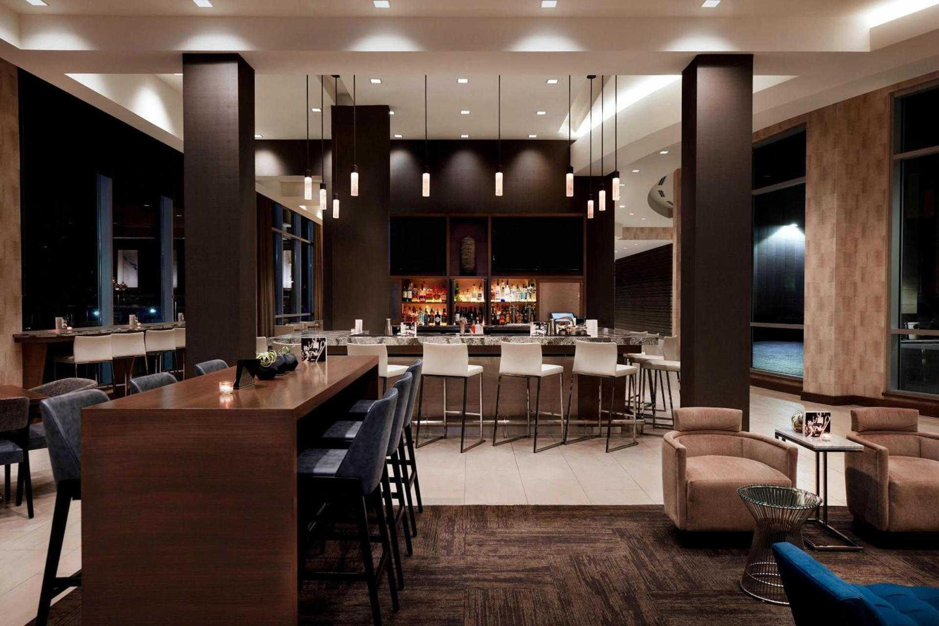AC Hotel by Marriott Cincinnati at The Banks photo 33