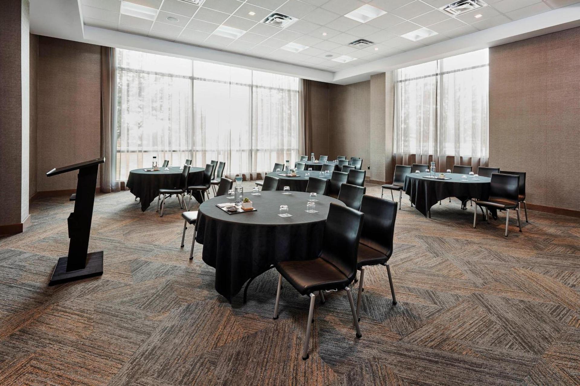 AC Hotel by Marriott Cincinnati at The Banks photo 52
