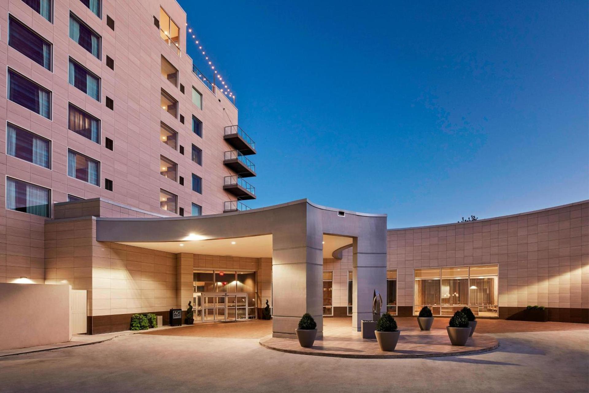 AC Hotel by Marriott Cincinnati at The Banks photo 6