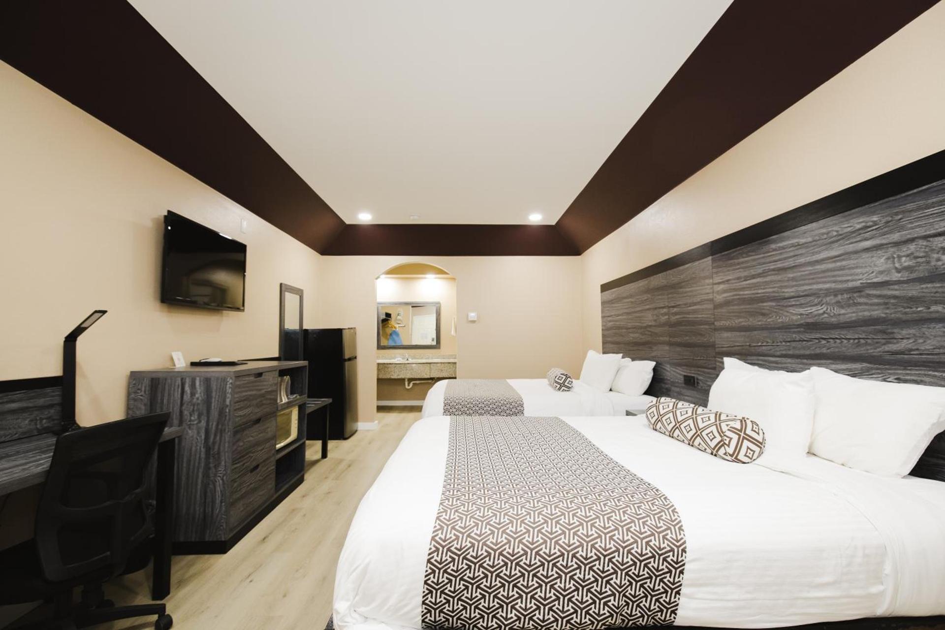 Sapphire Inn & Suites photo 88