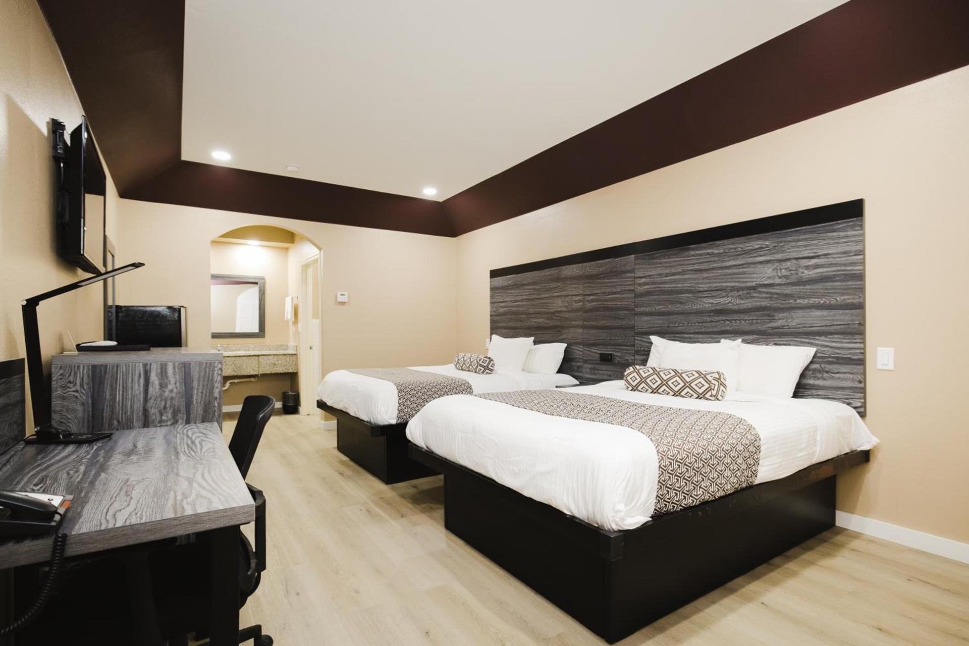 Sapphire Inn & Suites photo 21