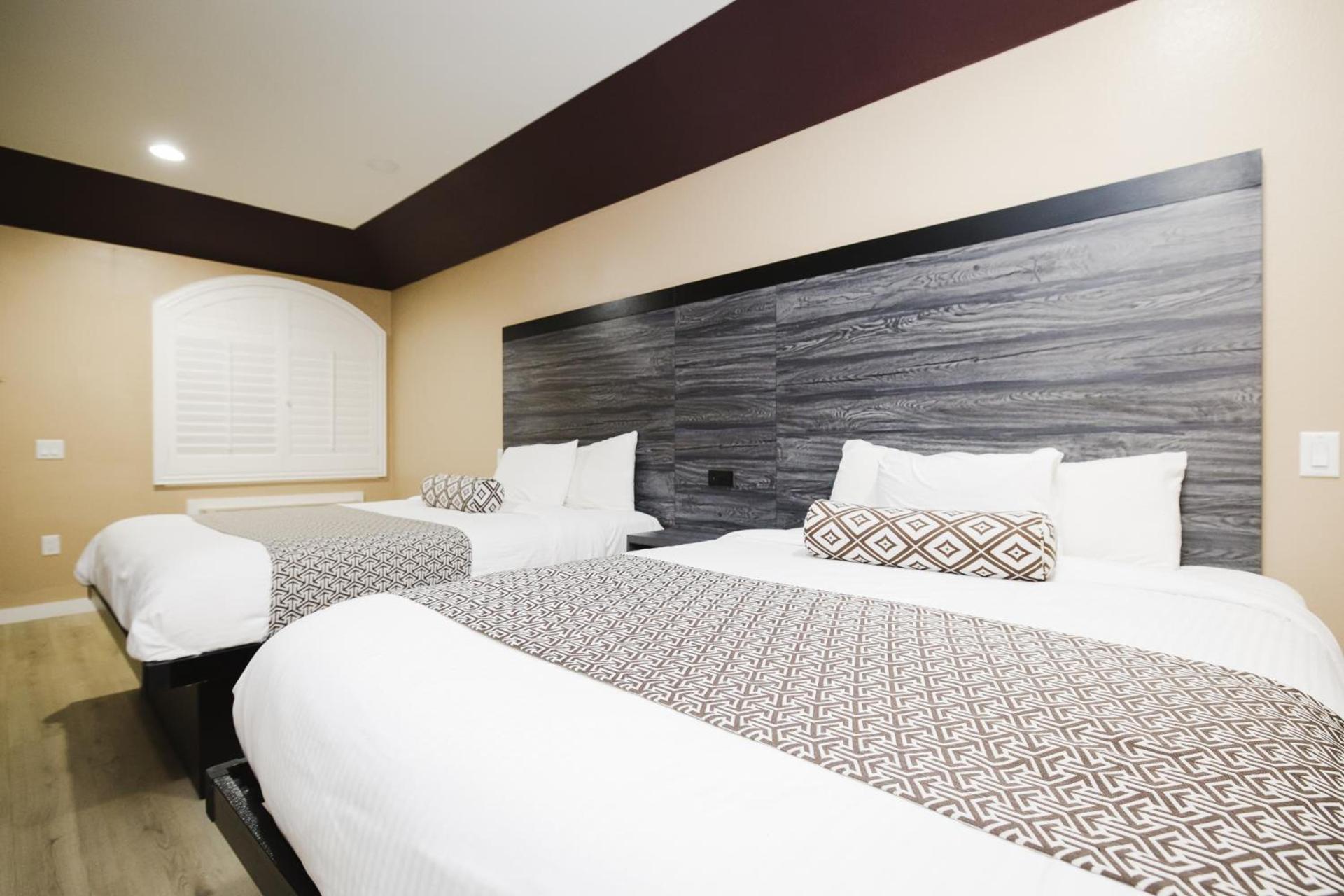 Sapphire Inn & Suites photo 74