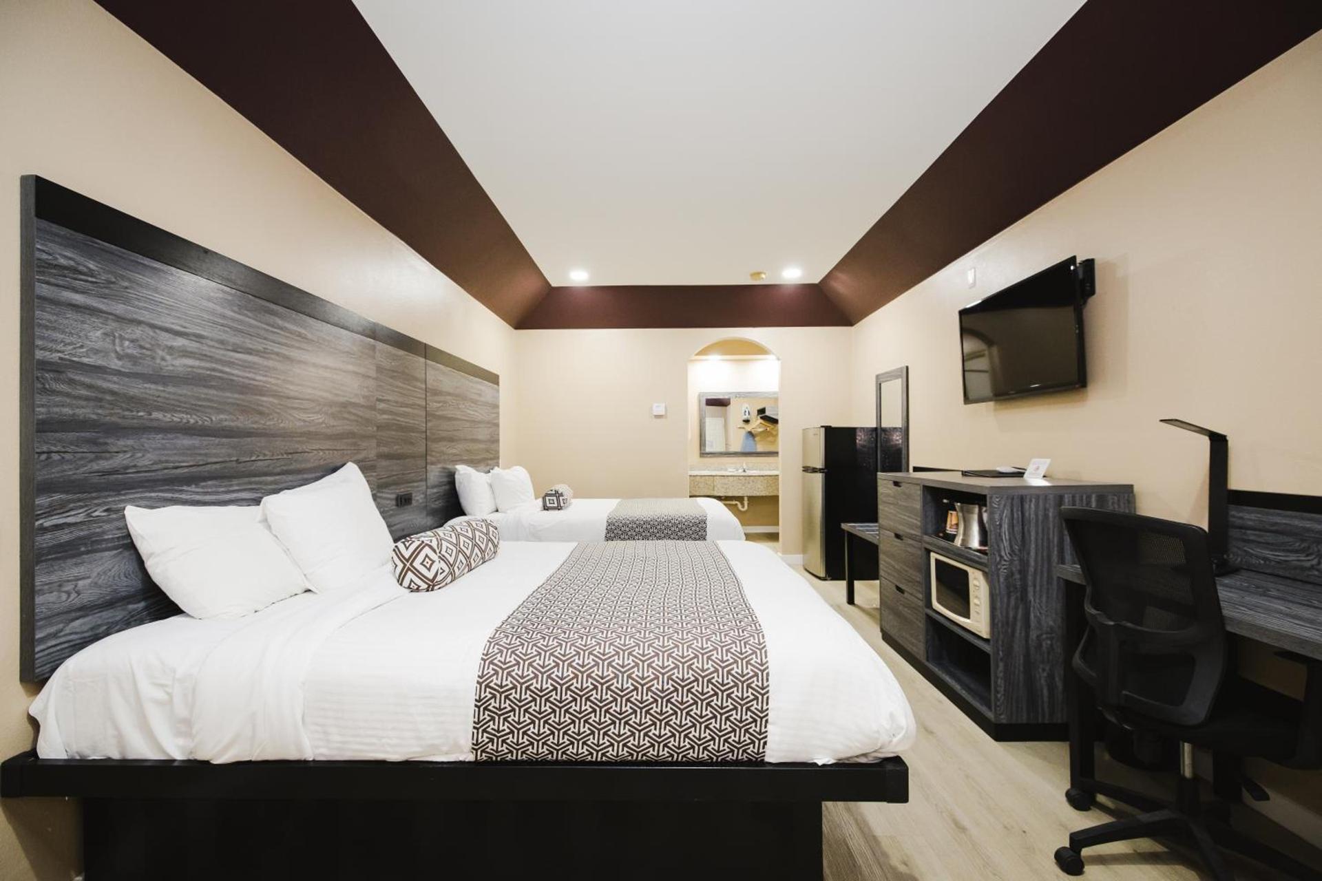Sapphire Inn & Suites photo 44